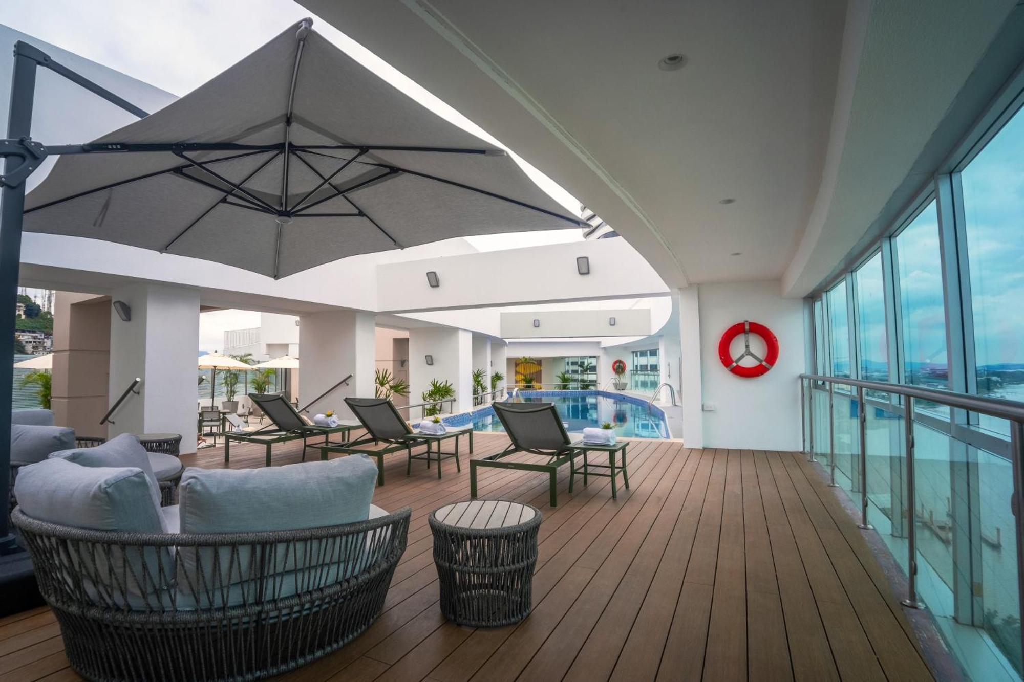 Wyndham Guayaquil, Puerto Santa Ana Hotel Kültér fotó The Sky Deck