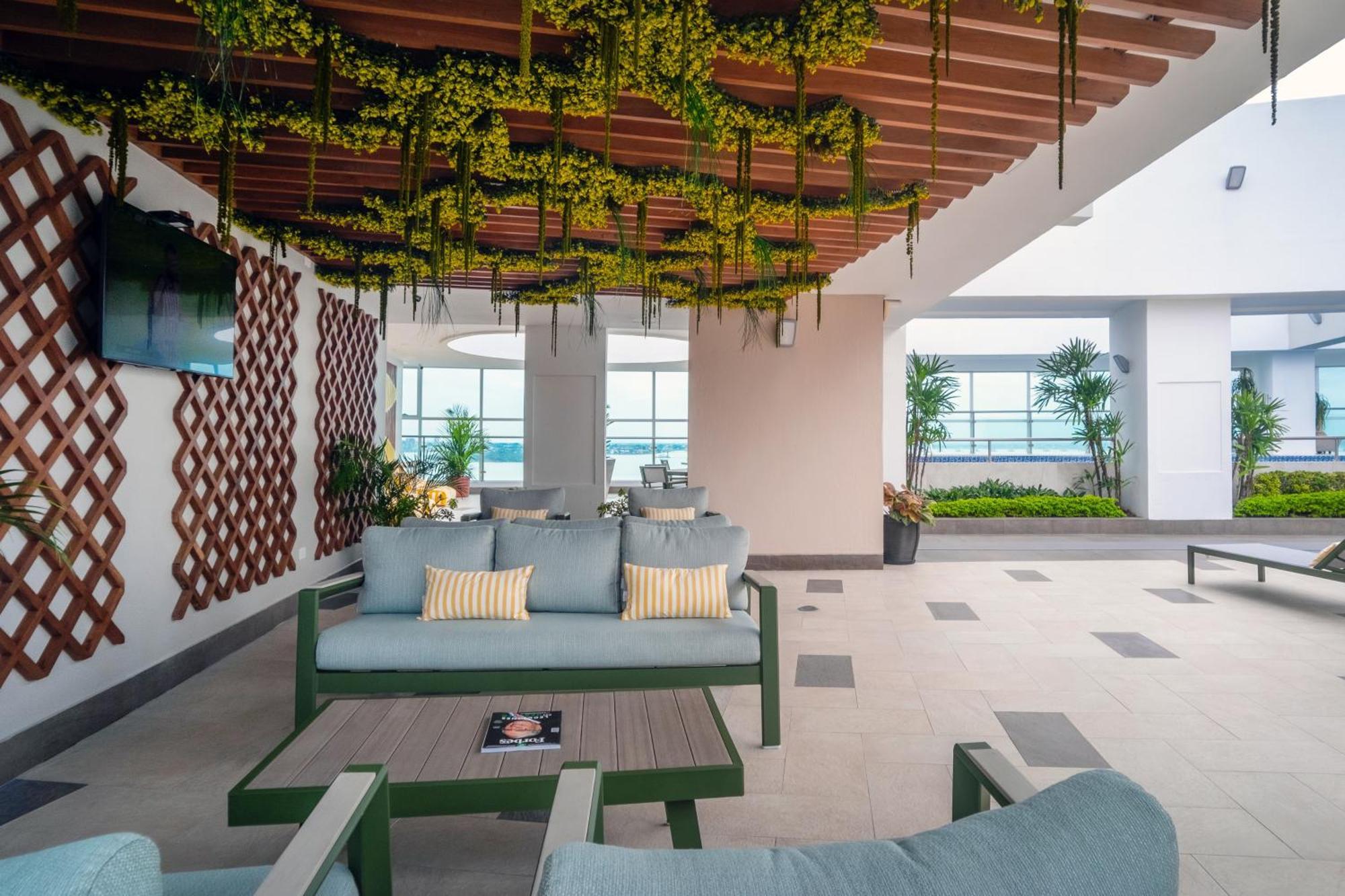 Wyndham Guayaquil, Puerto Santa Ana Hotel Kültér fotó Sky Lounge