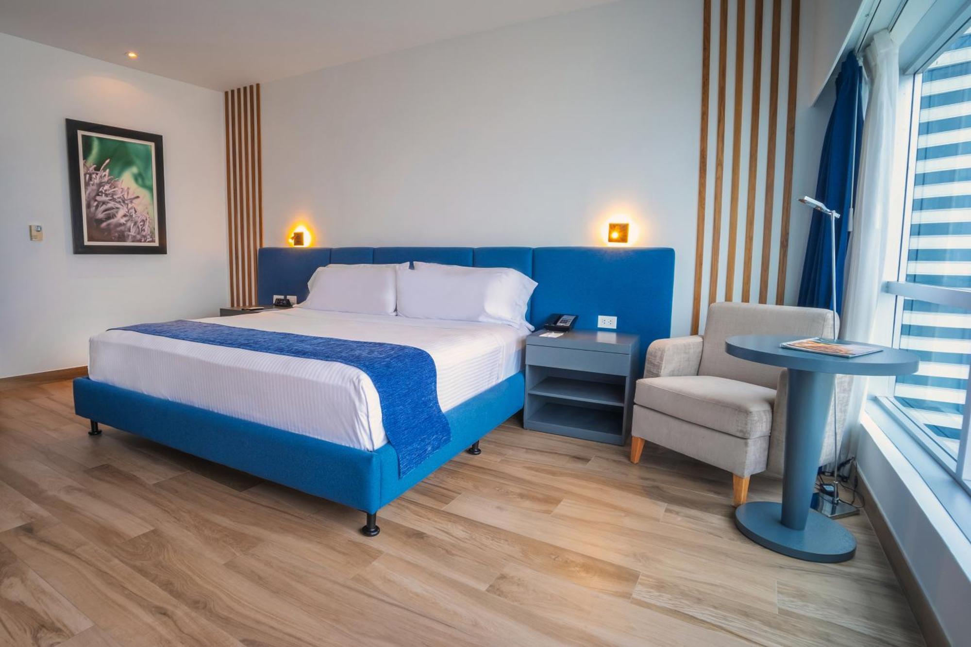 Wyndham Guayaquil, Puerto Santa Ana Hotel Kültér fotó A room at the hotel