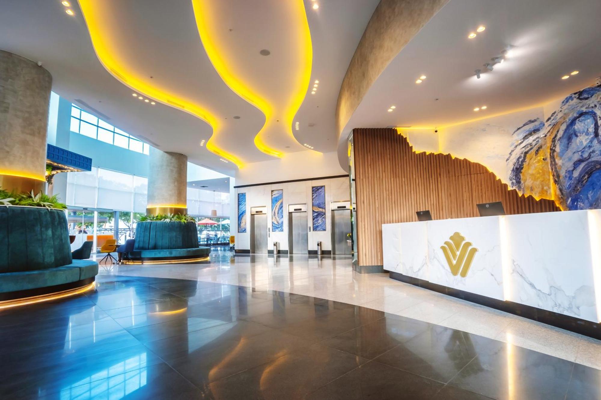 Wyndham Guayaquil, Puerto Santa Ana Hotel Kültér fotó Lobby