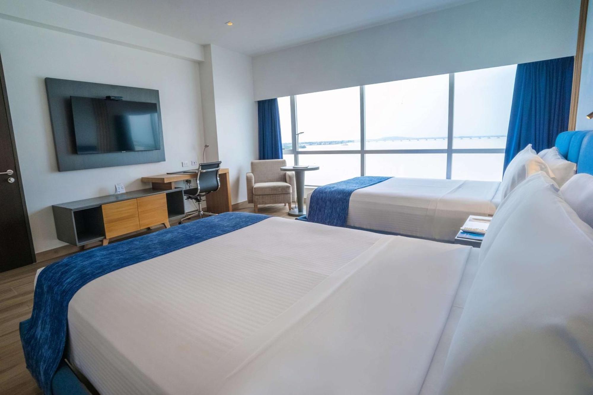 Wyndham Guayaquil, Puerto Santa Ana Hotel Kültér fotó